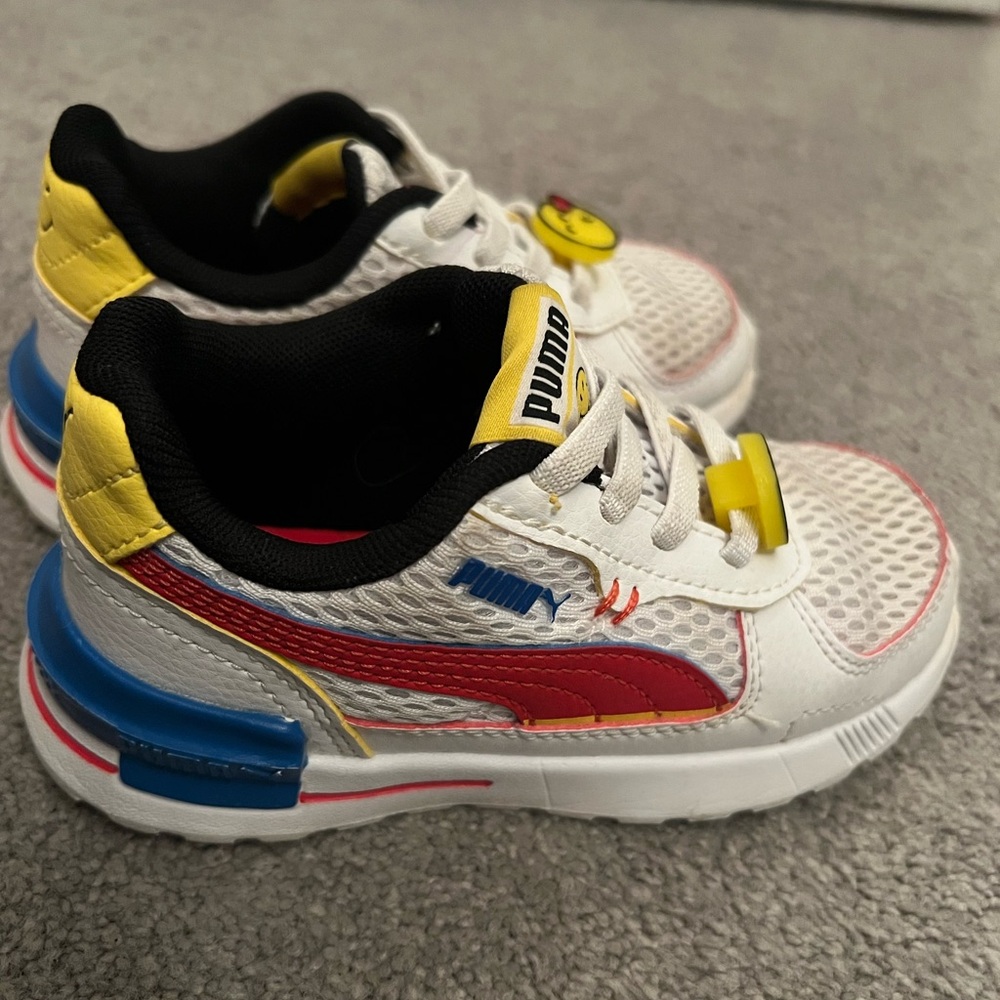 Toddler Smiley Face Puma Size 9c